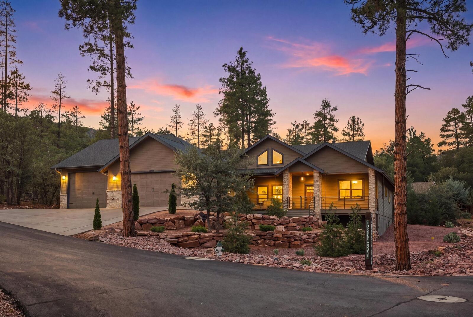 Property Photo:  4016 W Forest Court  AZ 85544 