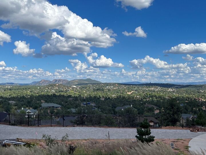 Property Photo:  521 N Peak Loop  AZ 85541 