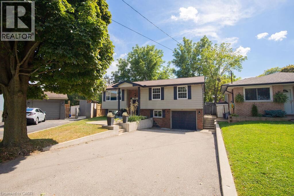 Property Photo:  57 Valery Court  ON L9C 2W2 