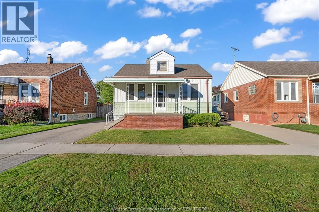 Property Photo: 1669 Hickory Road ON N8Y 3T2