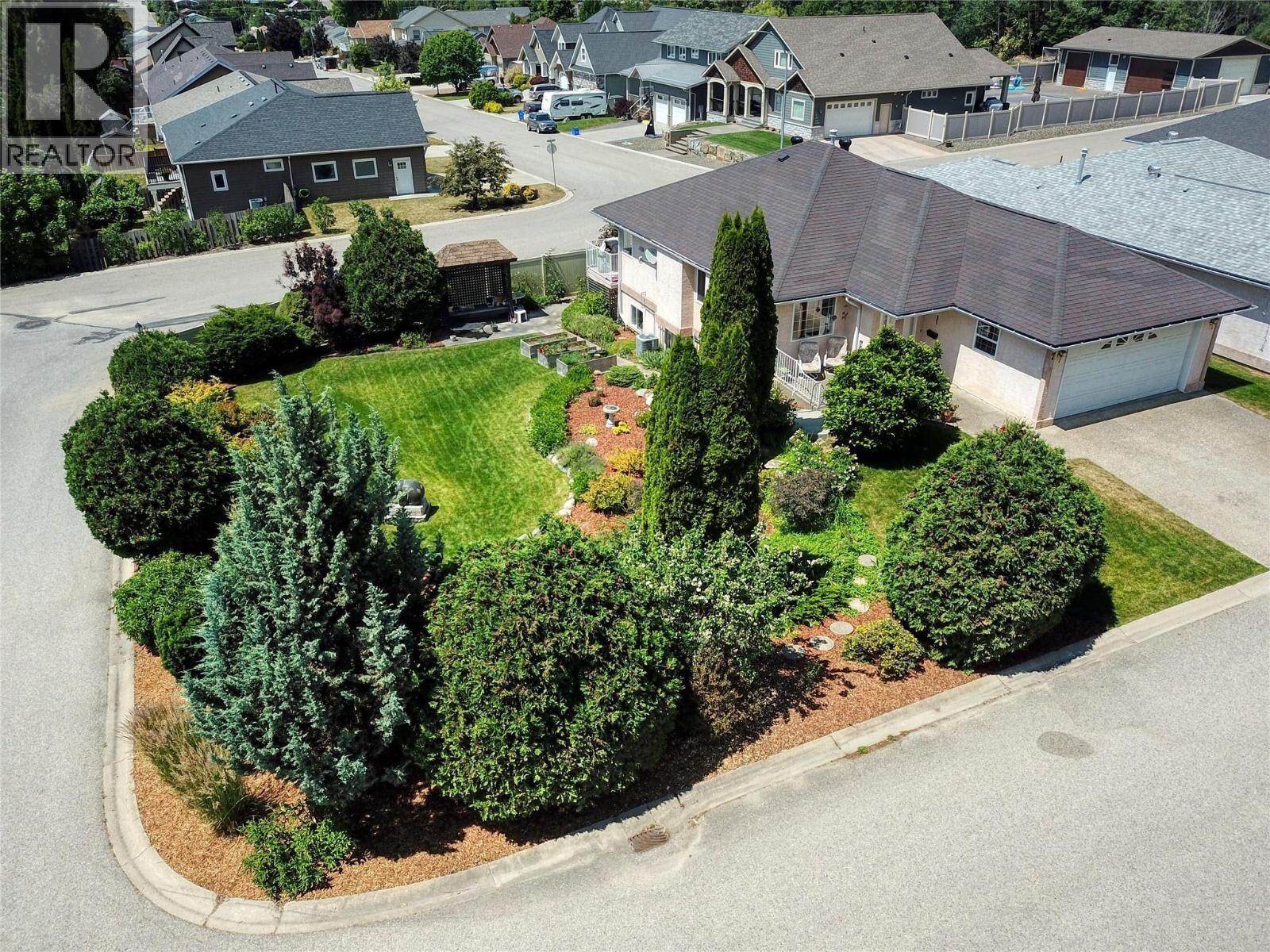 Property Photo:  420 20th  N Avenue 6  BC V0B 1G5 