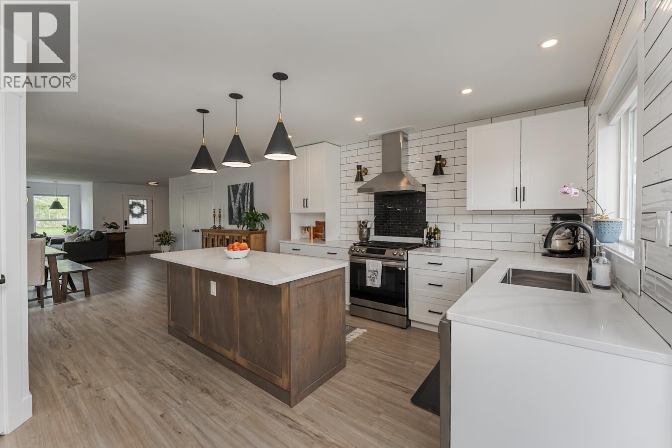 Property Photo: 5940 Kovachich Drive BC V2N 6S9