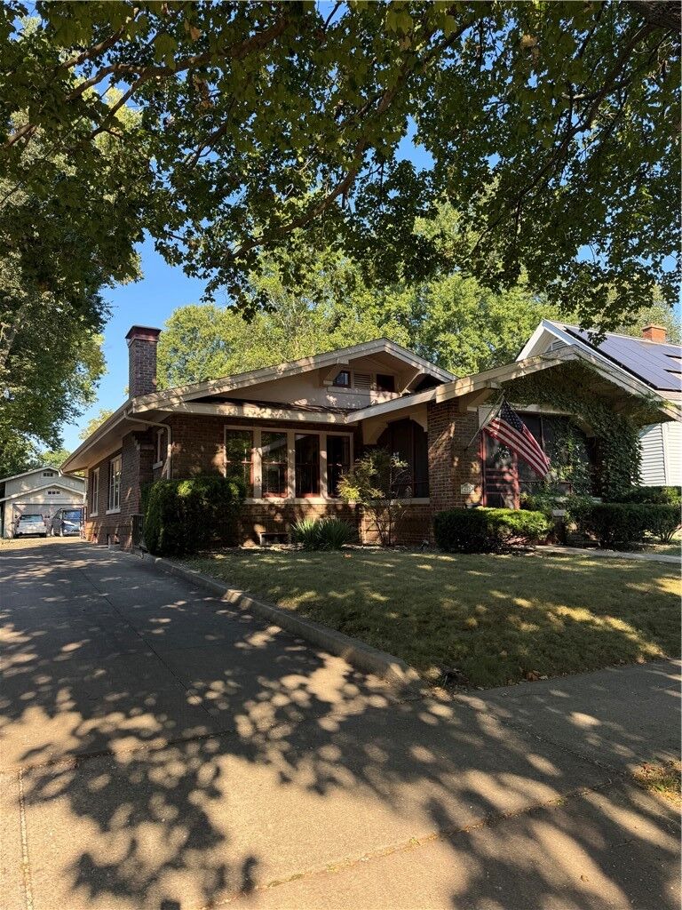 Property Photo:  607 Kitchell Street  IL 62557 