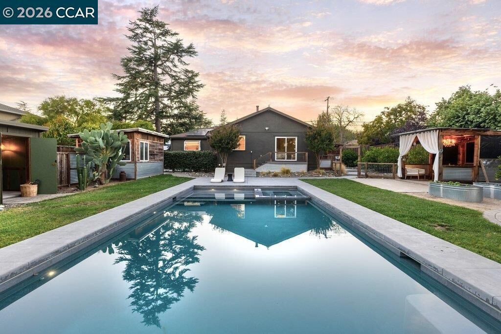 Property Photo: 1122 Juanita Dr CA 94595