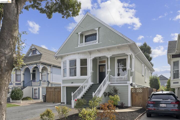 Property Photo: 2138 Pacific Ave CA 94501