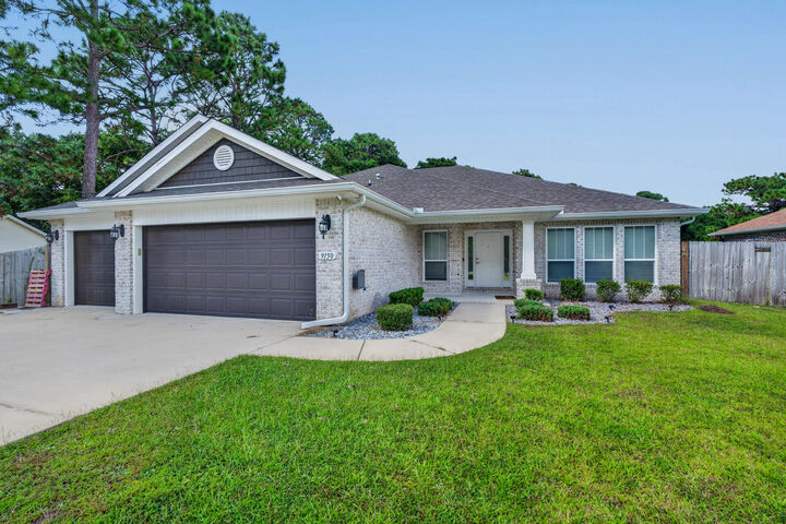 Property Photo:  9150 Ridge Drive  FL 32566 