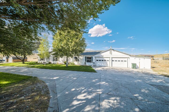 Property Photo: 125 Sage Lake Drive NV 89815
