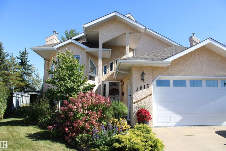Property Photo:  3815 41 Street NW  AB T6L 6R5 
