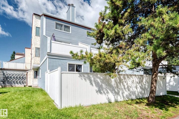Property Photo:  290 Lancaster Terrace NW  AB T5X 5T7 