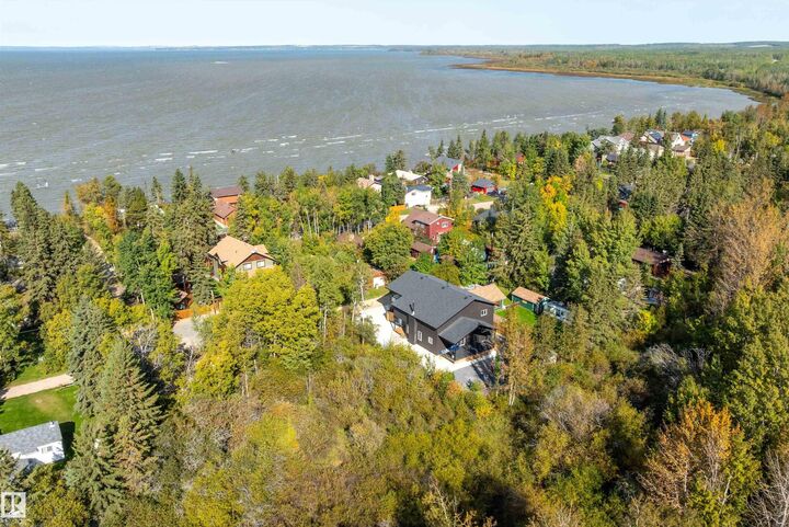 Property Photo:  213 2nd Avenue  AB T0C 1X0 