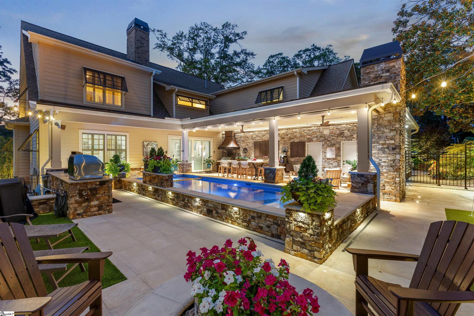 Property Photo:  114 Woodland Way  SC 29601 