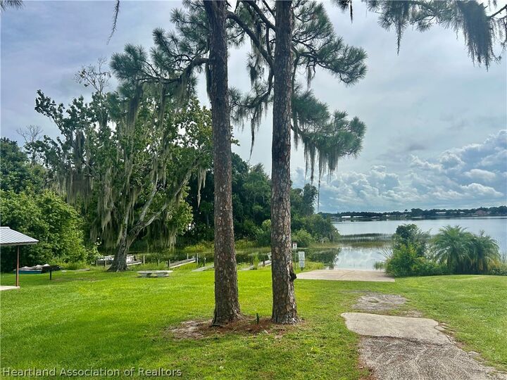Property Photo:  105 Parkview Drive  FL 33852 