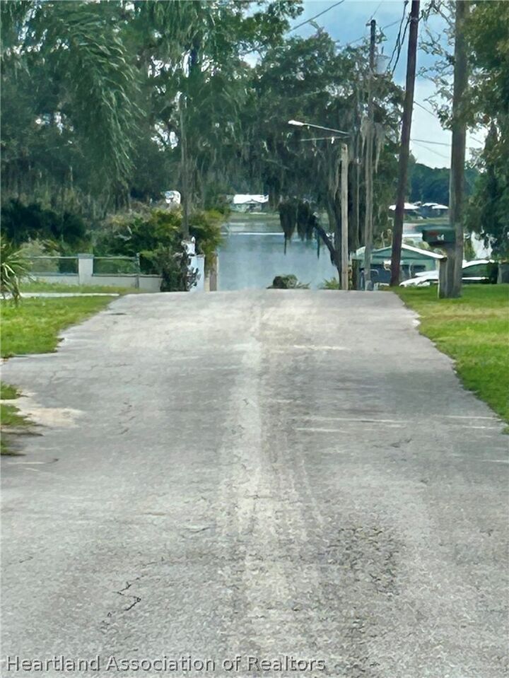 Property Photo:  105 Parkview Drive  FL 33852 