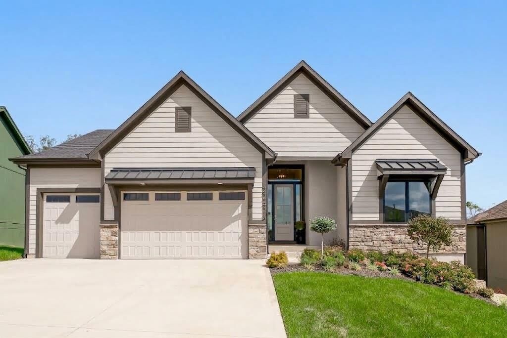 Property Photo: 22428 W 90th Terrace KS 66227
