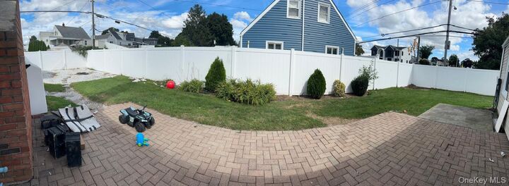Property Photo:  2 Rope Lane  NY 11756 