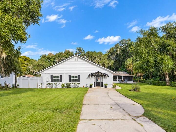 Property Photo:  2314 N Griffin Drive  FL 34748 