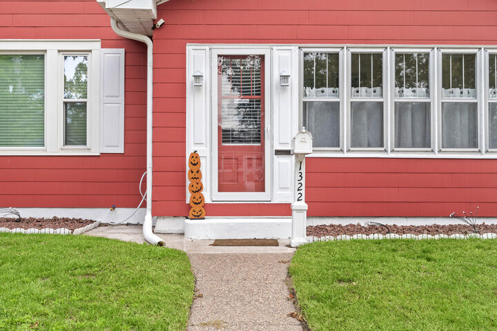 Property Photo:  1322 Charles St  WI 54603 