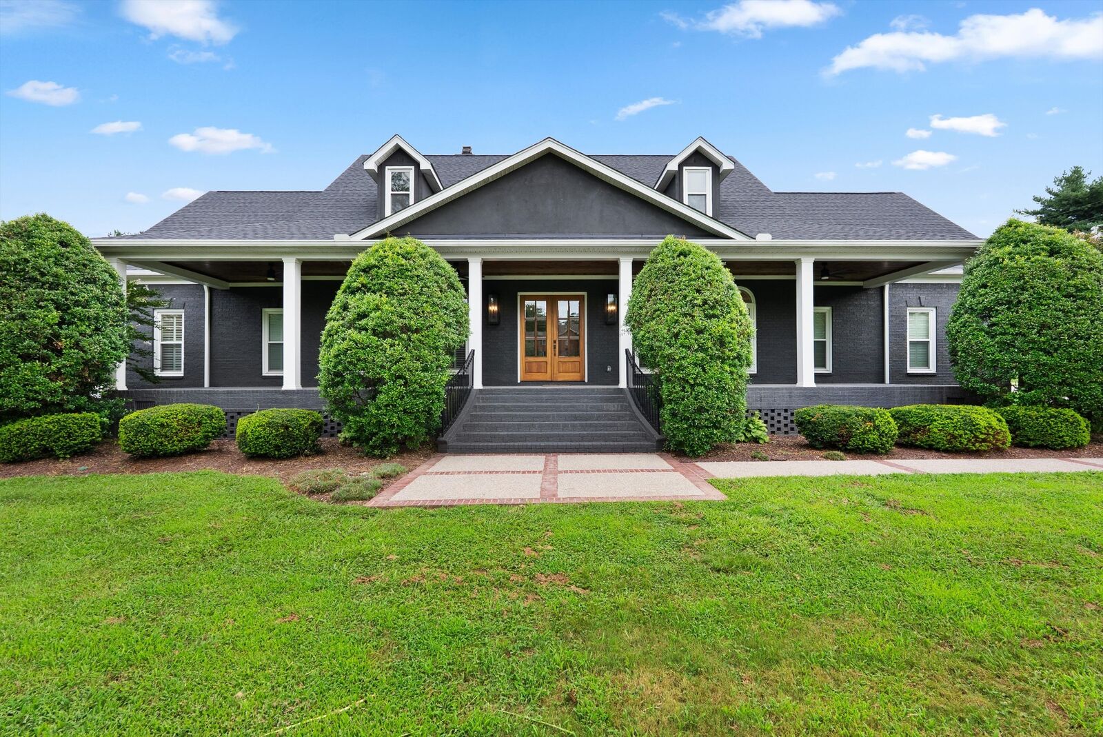 Property Photo:  2245 Oakleaf Dr  TN 37064 