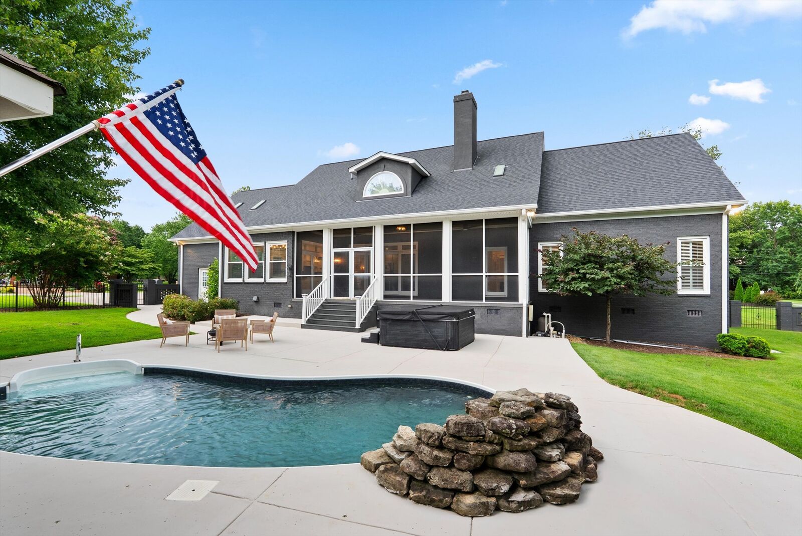Property Photo:  2245 Oakleaf Dr  TN 37064 