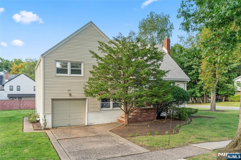 Property Photo:  257 Hamilton Road  NJ 07666 