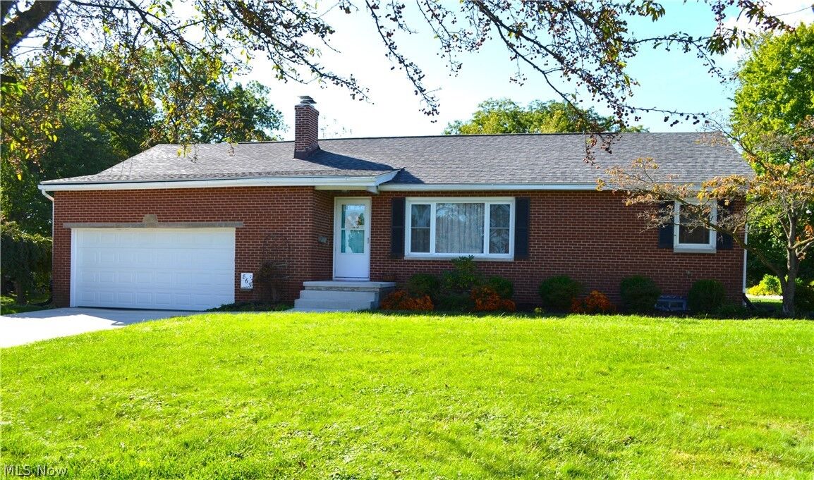 Property Photo: 863 Duff Drive OH 44805