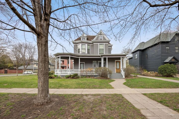Property Photo:  433 Holly Avenue 4  MN 55102 