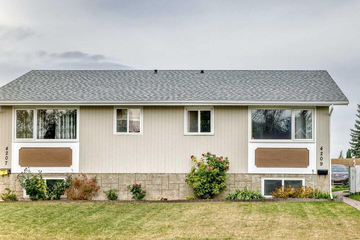 Property Photo: 4209 54 Avenue AB T4G 1K4