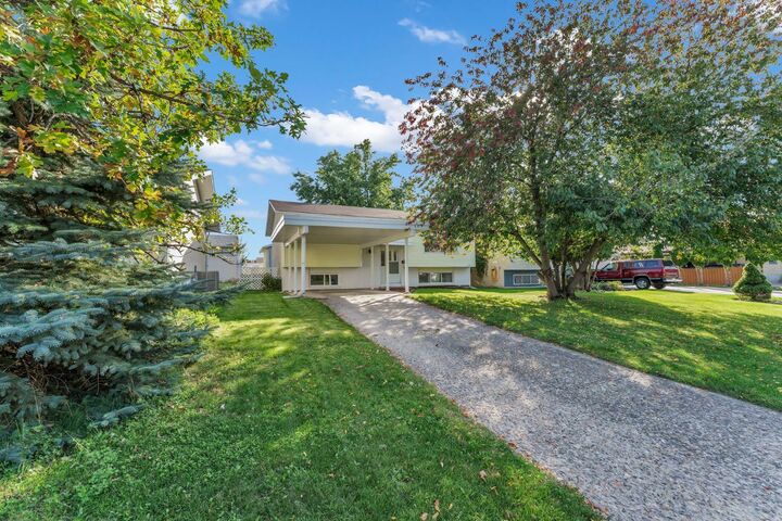Property Photo:  253 11 Street NE  AB T1A 6A8 