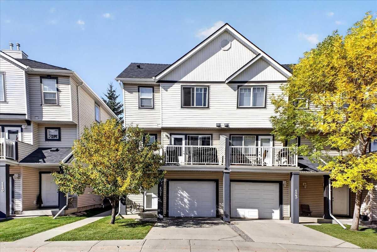 Property Photo: 121 Everhollow Heights SW AB T2Y 5B3