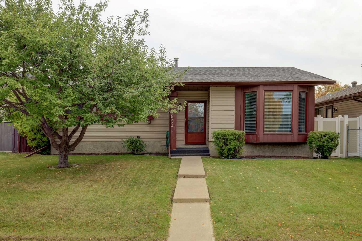 Property Photo:  1834 Summerfield Boulevard SE  AB T4B 1V3 