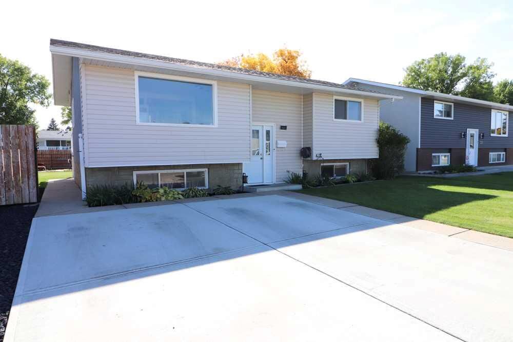 Property Photo: 327 19 Street NE AB T1C 1B2