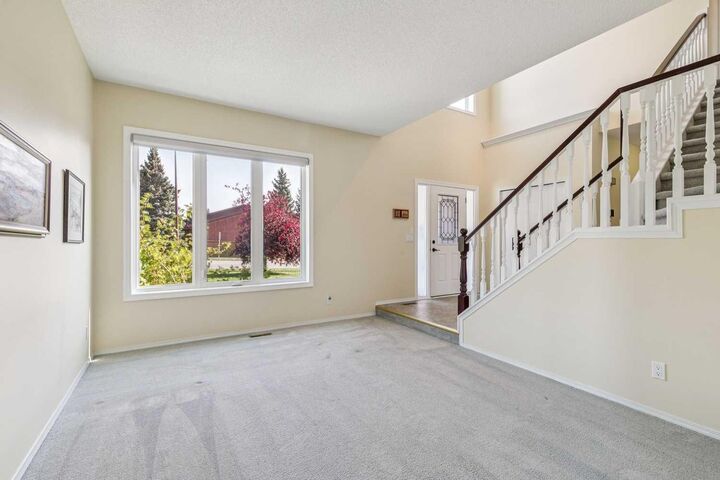 Property Photo: 912 Woodbine Boulevard SW AB T2W 5Y7
