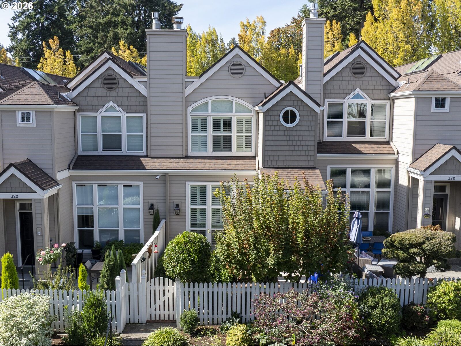 Property Photo: 324 4th St OR 97034