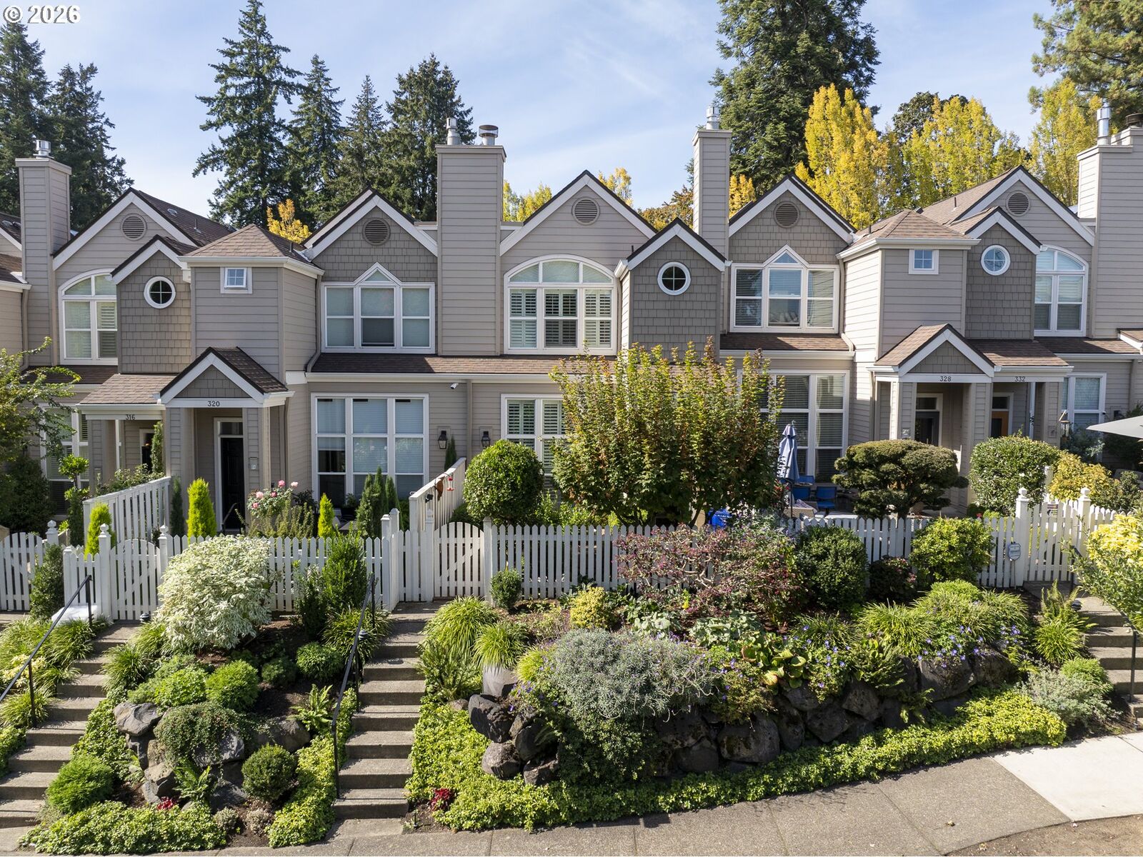 Property Photo: 324 4th St OR 97034
