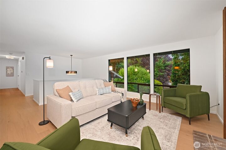 Property Photo: 10026 NE 140th St WA 98034