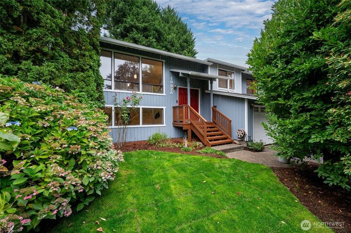 Property Photo:  10026 NE 140th St  WA 98034 