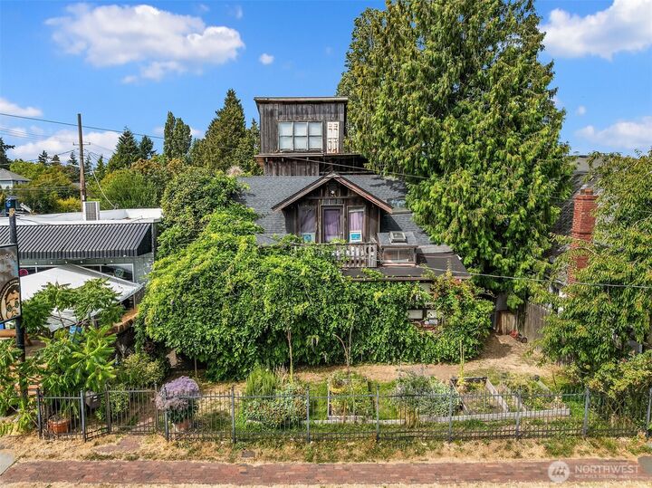 Property Photo:  652 NW 85th Street  WA 98117 