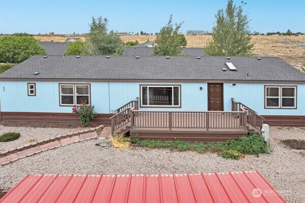 Property Photo:  900 N Grape Drive 85  WA 98837 