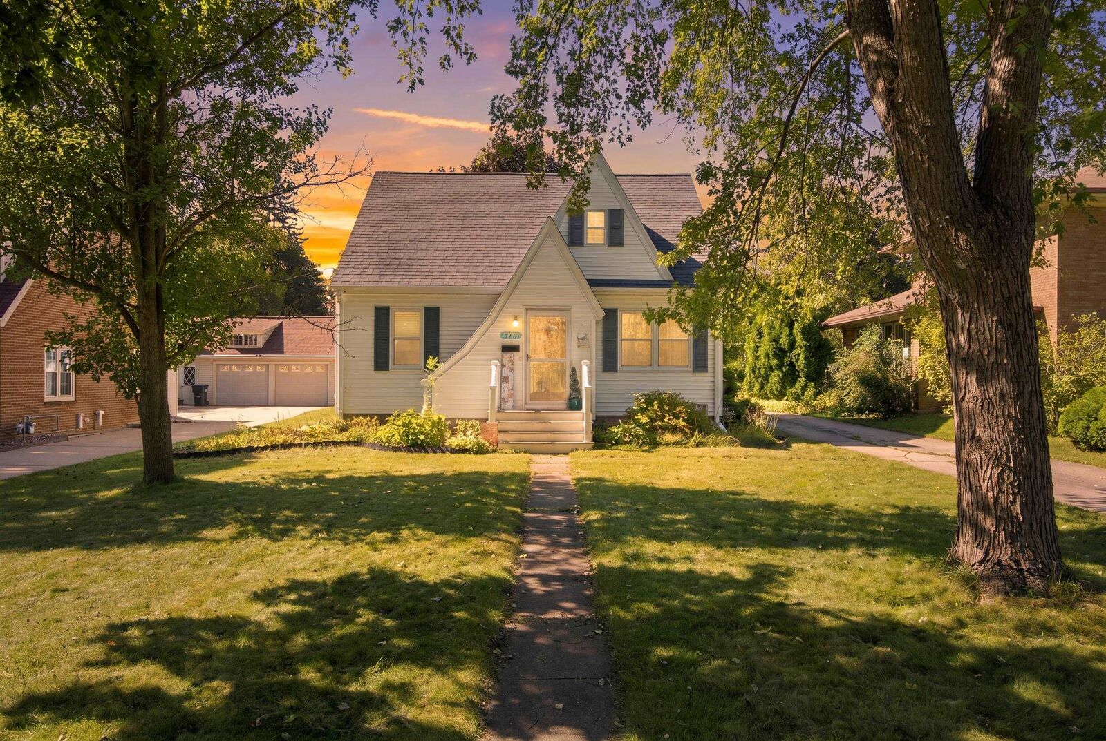 Property Photo: 756 S Grove Street WI 54971