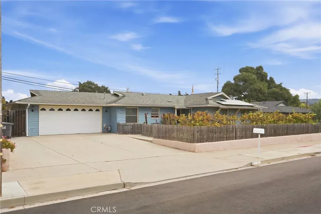 Property Photo:  4582 Via Santa Maria  CA 93455 