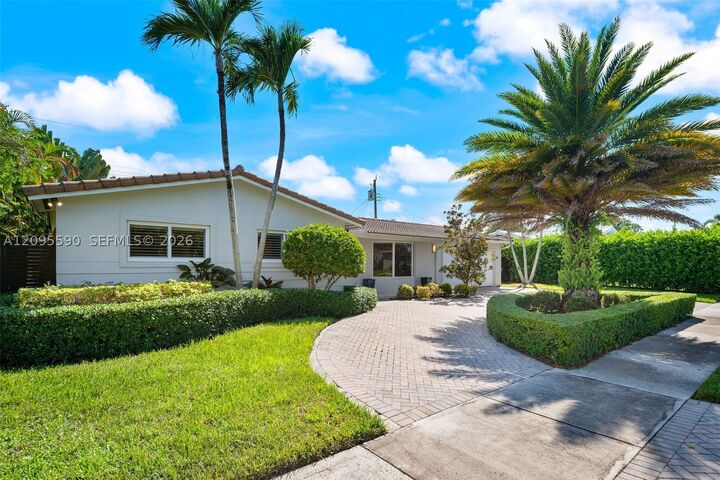 Property Photo: 8610 SW 47th St FL 33155