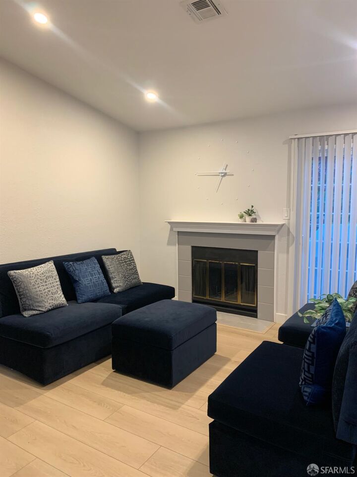 Property Photo:  490 Canyon Oaks Drive  CA 94605 