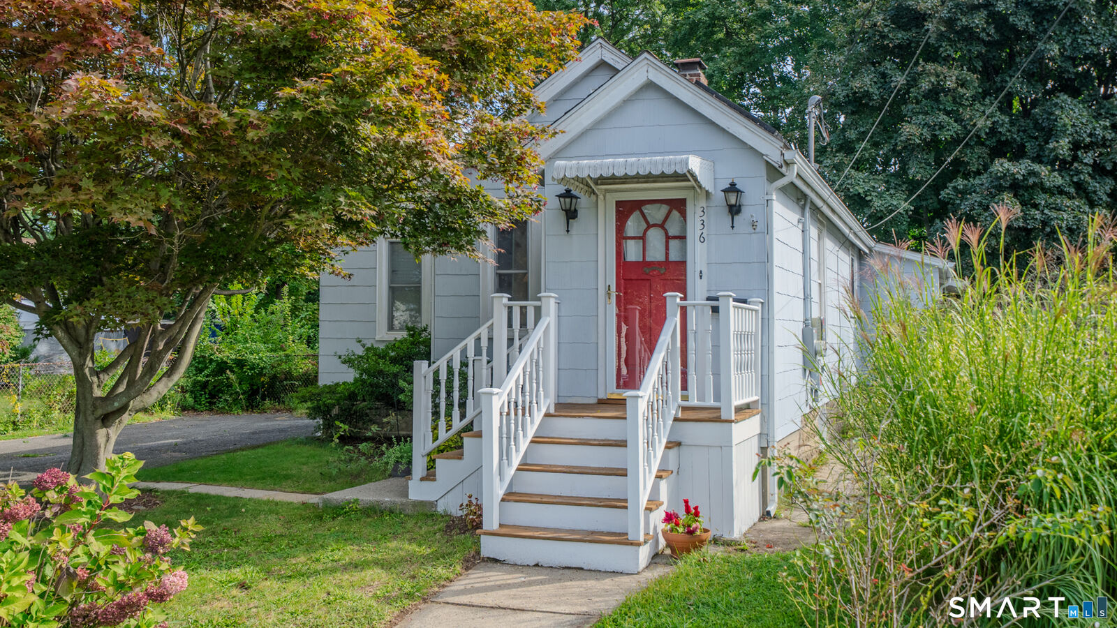 Property Photo: 336 Barnum Ter Extension CT 06614