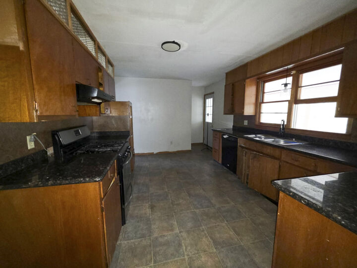 Property Photo: 408 S Harlin Drive MO 65775