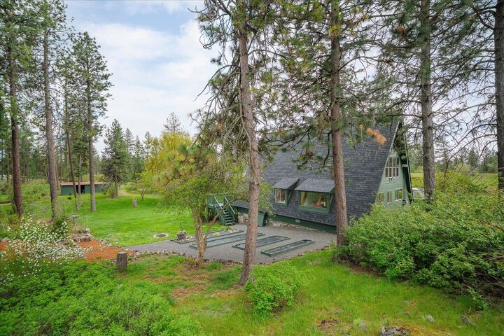 Property Photo: 101 S Russell Rd WA 99224