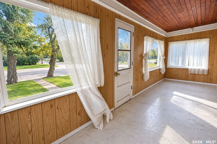 Property Photo: 499 23rd Street E SK S6V 1P9
