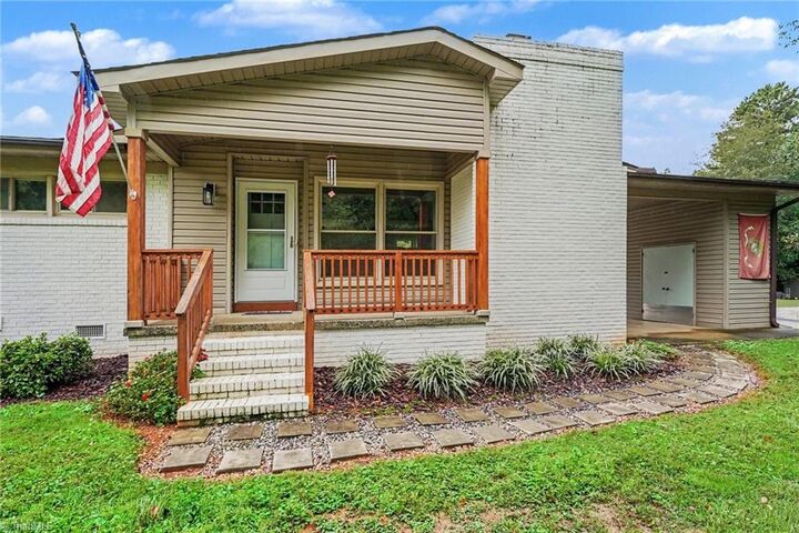 Property Photo:  5107 Grandover Parkway  NC 27407 