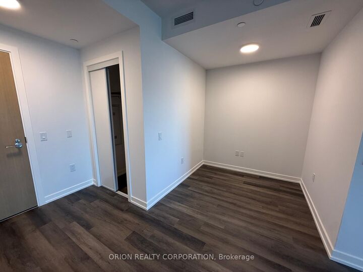 Property Photo:  21 Meadowdale Road 2103  ON L4K 0H6 
