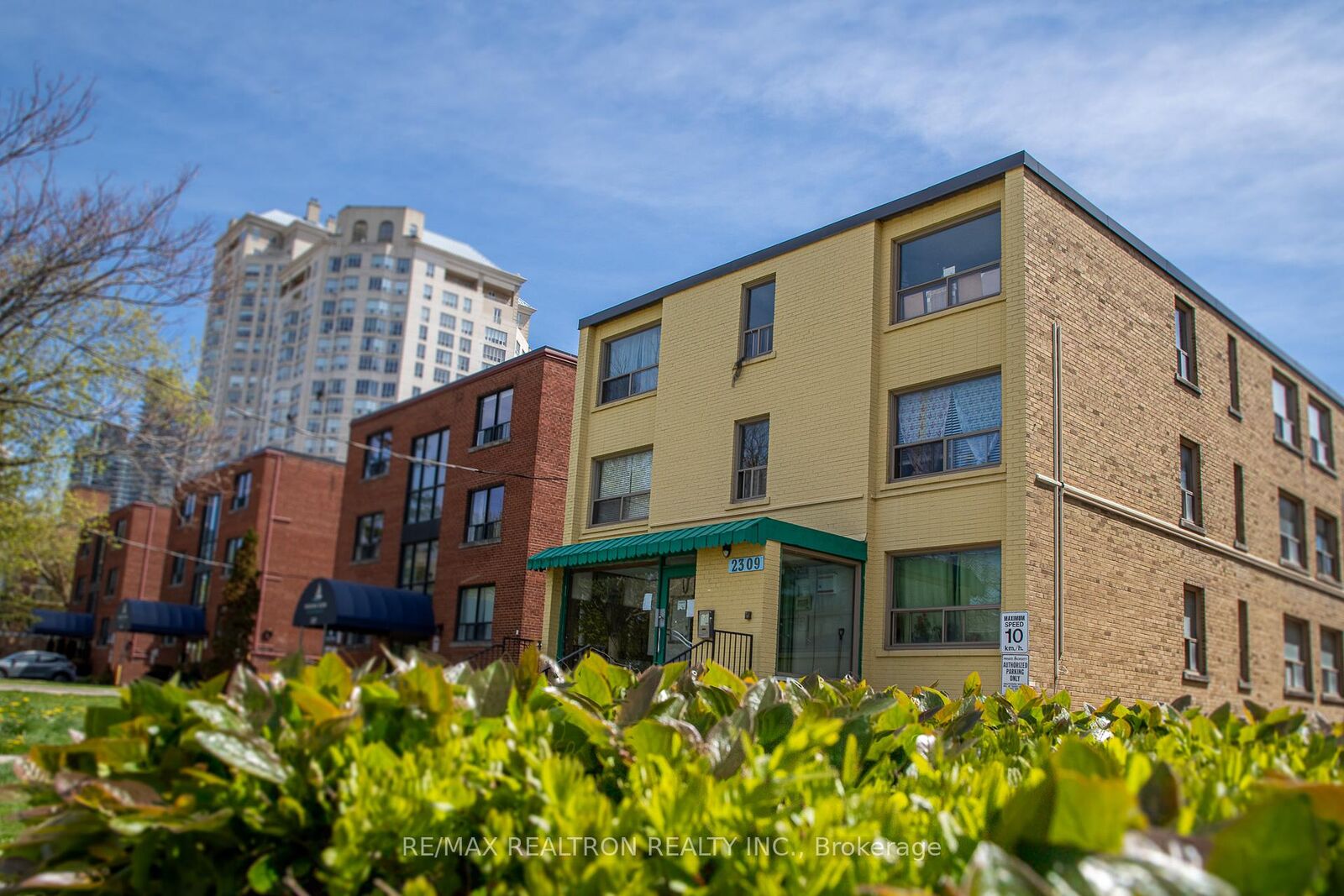 Property Photo:  2309 Lake Shore Boulevard W 403  ON M8V 1A6 