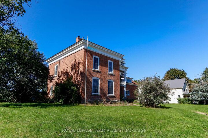 Property Photo: 201 Clothier West Street ON K0G 1J0